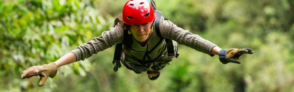 smiling-woman-ziplining